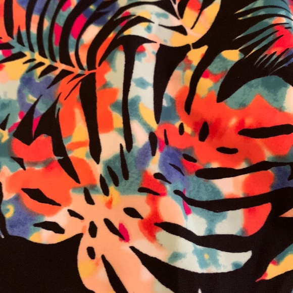 New ECO BEACH Swimsuit Size Large - Picture 3 of 6